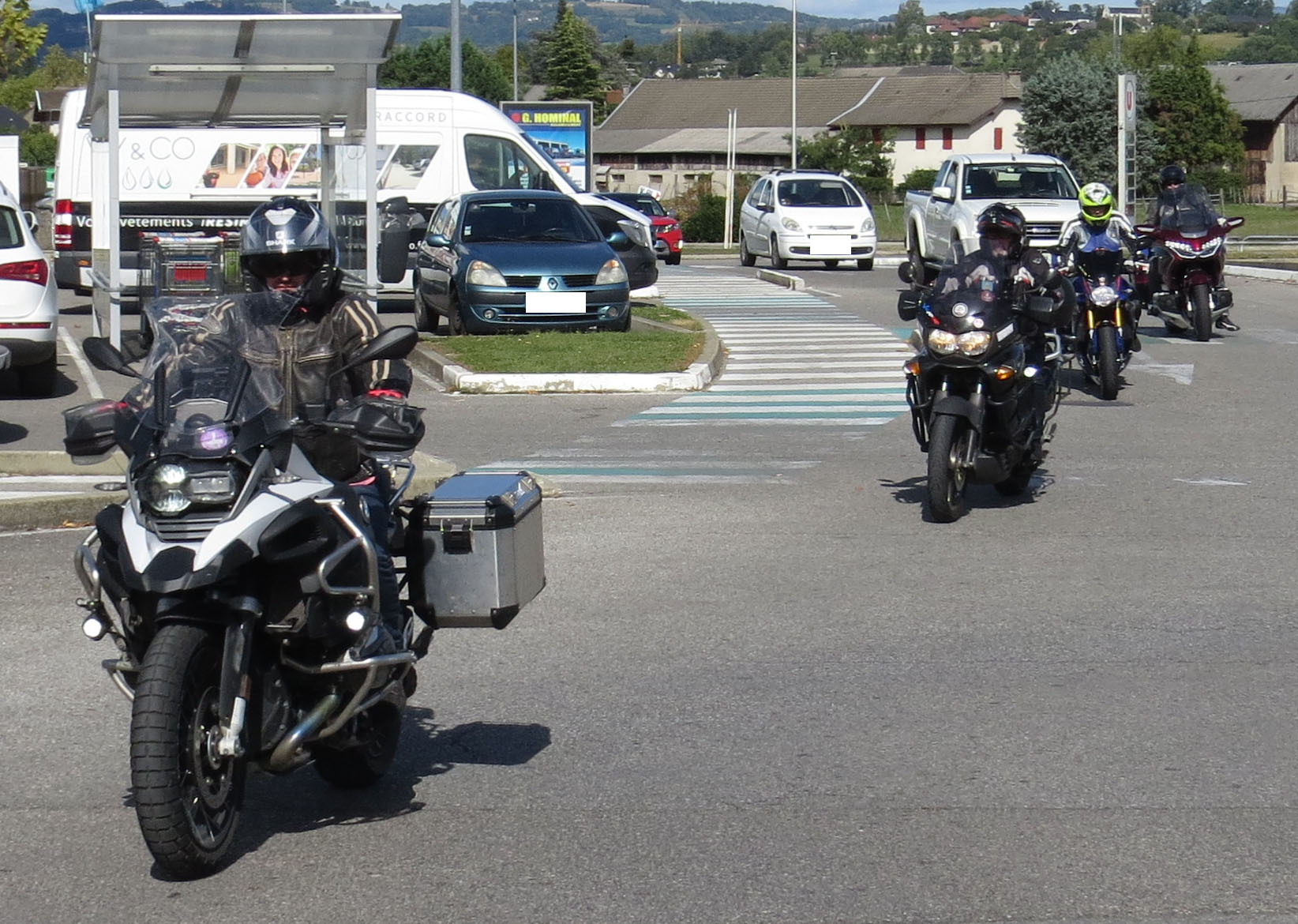 Arrivée des motards à Rumilly