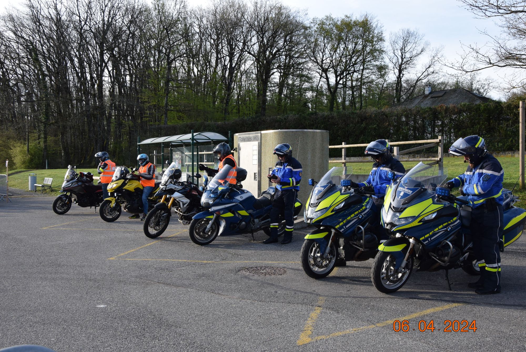 Serre file et gendarme